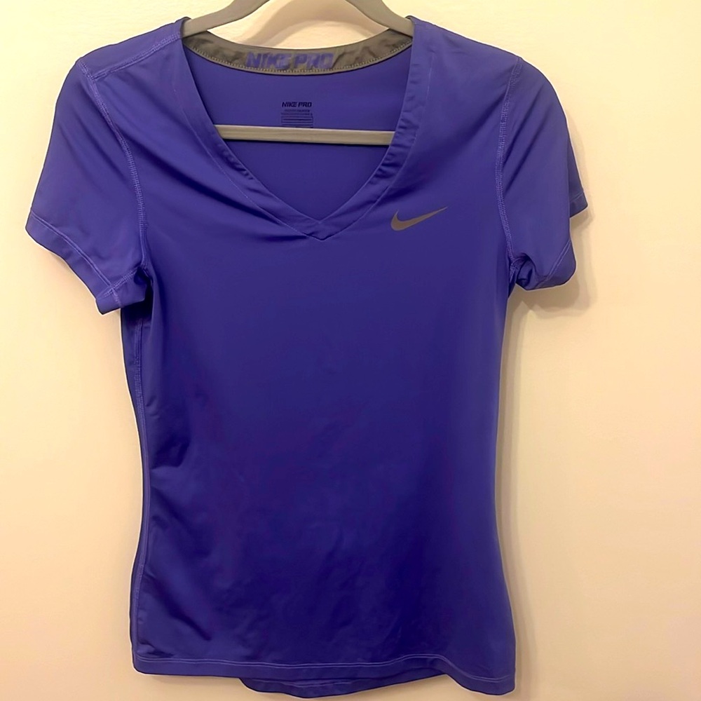 Nike pro woman’s dry fit shirt size medium